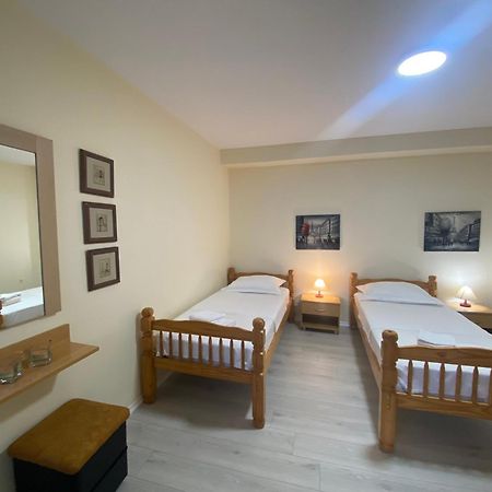 Dani Two Bedroom Home In Center Of Тирана Экстерьер фото