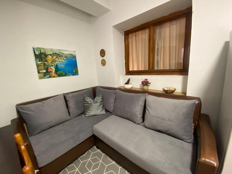 Dani Two Bedroom Home In Center Of Тирана Экстерьер фото